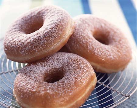 frittiert - Ring donuts Stock Photo - Rights-Managed, Code: 825-05989081