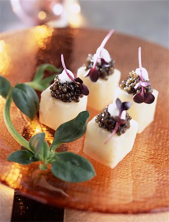 simsearch:652-03801152,k - Celeriac cubes with caviar Foto de stock - Con derechos protegidos, Código: 825-05989228