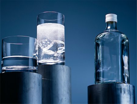 simsearch:825-06817379,k - Glasses and bottle of gin Stock Photo - Rights-Managed, Code: 825-05989346