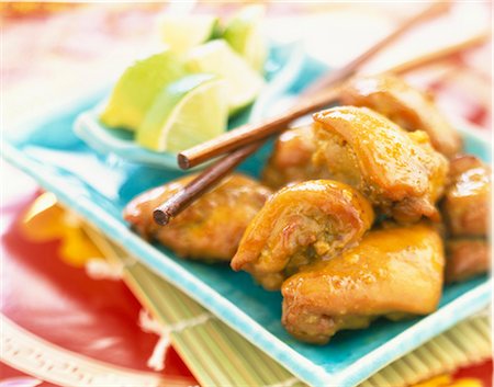 simsearch:652-03803506,k - Poulet de bouchées thaï au citron vert Photographie de stock - Rights-Managed, Code: 825-05989592