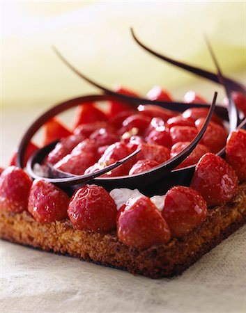 simsearch:825-05985616,k - strawberry tart Foto de stock - Con derechos protegidos, Código: 825-05990028