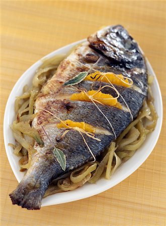 simsearch:825-05990655,k - sea bream with citrus fruit Foto de stock - Con derechos protegidos, Código: 825-05990057