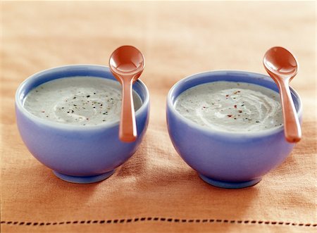 simsearch:825-05987490,k - creamed mushroom soup Stock Photo - Rights-Managed, Code: 825-05990064