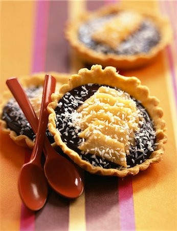 simsearch:652-03801833,k - melon and chocolate tartlets Foto de stock - Con derechos protegidos, Código: 825-05990377