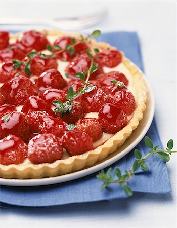 strawberry tart Stock Photo - Rights-Managed, Code: 825-05990428