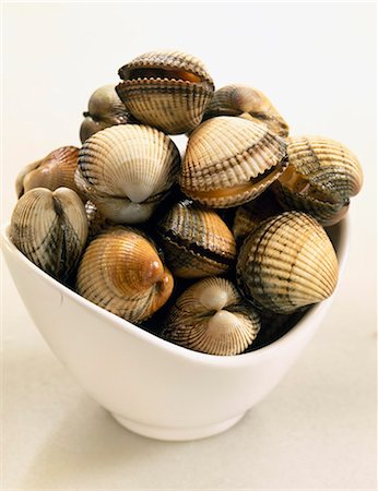 simsearch:825-03627911,k - bowl of cockles Stock Photo - Rights-Managed, Code: 825-05990526