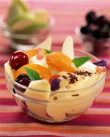 fruit cup with vanilla Stock Photo - Rights-Managed, Code: 825-05990571