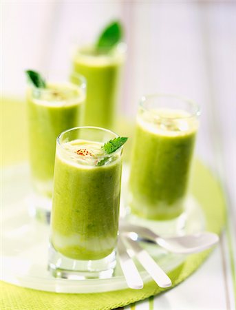 simsearch:825-05986344,k - chilled creamed pea soup Stock Photo - Rights-Managed, Code: 825-05990652