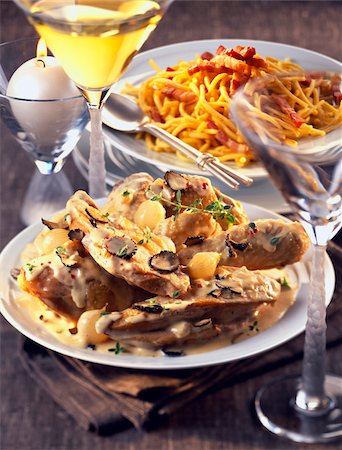 simsearch:825-05814755,k - fattened hen garnished with truffles in riesling sauce Stock Photo - Rights-Managed, Code: 825-05990738