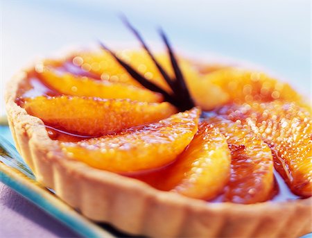 simsearch:652-03801833,k - creme brulee tart with slices of citrus fruit Foto de stock - Con derechos protegidos, Código: 825-05990989