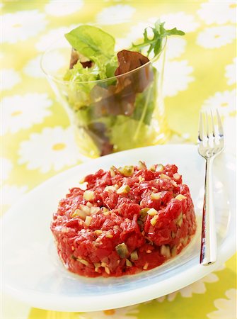 simsearch:825-05815241,k - beef and ginger tartare Stock Photo - Rights-Managed, Code: 825-05991015