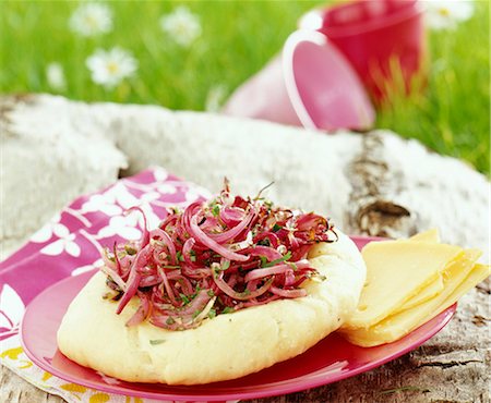 simsearch:825-05815241,k - Galette with red onions Stock Photo - Rights-Managed, Code: 825-05991039