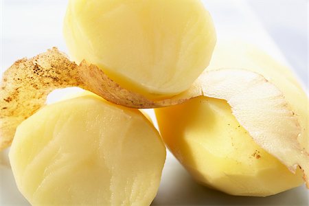 peeling (preparing potatoes) - Peeled potatoes Stock Photo - Rights-Managed, Code: 825-06045713