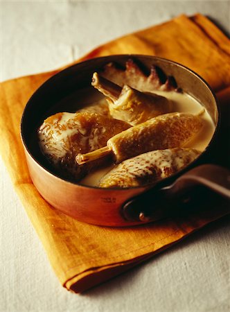 simsearch:825-06045784,k - Bresse poulard hen in creamy sauce Stock Photo - Rights-Managed, Code: 825-06045808