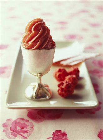 Praline rose sorbet Photographie de stock - Rights-Managed, Code: 825-06045809