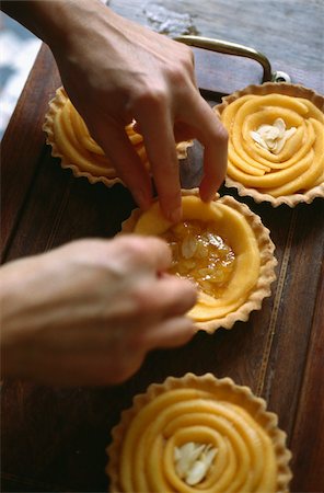 Thin pastry melon tart Stock Photo - Rights-Managed, Code: 825-06045944