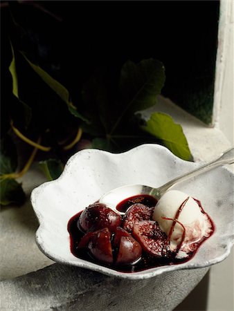 fig ice cream - Olive oil-flavored ice cream,figs stewed in spicy red wine Stock Photo - Rights-Managed, Code: 825-06046002