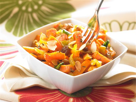 simsearch:825-05814583,k - Spicy stewed carrots with raisins Foto de stock - Con derechos protegidos, Código: 825-06046024