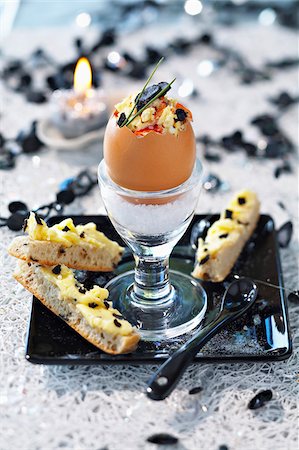 simsearch:825-03627225,k - Soft-boiled egg with seafood and fingers of bread with truffles Stock Photo - Rights-Managed, Code: 825-06046293