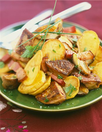 simsearch:652-03800630,k - Pan-fried duck and sauteed potatoes Stock Photo - Rights-Managed, Code: 825-06046403