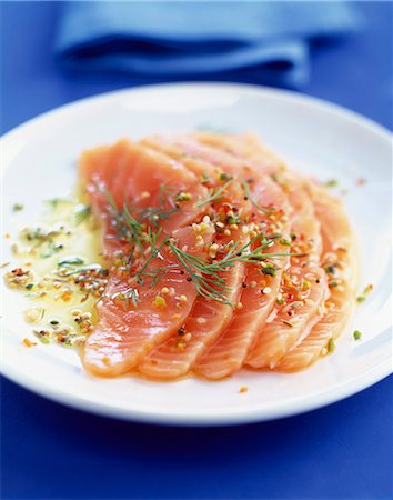 simsearch:825-06046540,k - Slices of marinated salmon Fotografie stock - Rights-Managed, Codice: 825-06046455