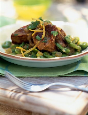 simsearch:825-02307060,k - Sauteed veal with broad beans and lemon zests Fotografie stock - Rights-Managed, Codice: 825-06046657