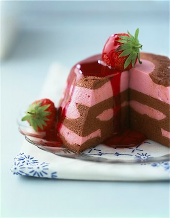 Chocolate and strawberry mousse Stock Photo - Rights-Managed, Code: 825-06046734