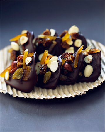 Choclate and dried fruit Mendiants Stock Photo - Rights-Managed, Code: 825-06046732