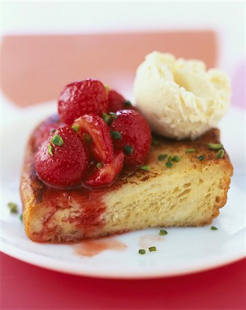 strawberry and vanilla ice cream - French toast with pan-fried strawberries and crushed pistachios Stock Photo - Rights-Managed, Code: 825-06046789