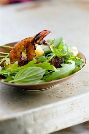 simsearch:825-05814304,k - Rocket lettuce and grilled gambas salad Foto de stock - Direito Controlado, Número: 825-06046888