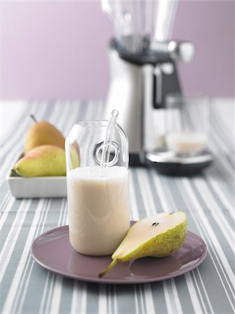 simsearch:825-06046953,k - Pear milk shake Stock Photo - Rights-Managed, Code: 825-06046953