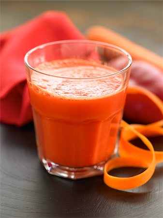 simsearch:825-06047364,k - Red pepper,ginger and carrot smoothie Stock Photo - Rights-Managed, Code: 825-06047379