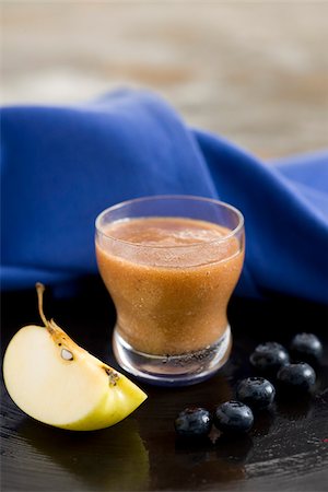 simsearch:825-05815660,k - Apple and bilberry smoothie Stock Photo - Rights-Managed, Code: 825-06047380