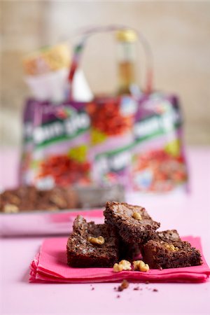 simsearch:652-05807432,k - ""Brownie"" noyer Photographie de stock - Rights-Managed, Code: 825-06047461
