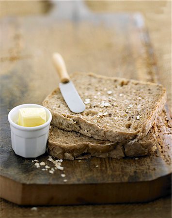 Sliced granary bread Stock Photo - Rights-Managed, Code: 825-06047625