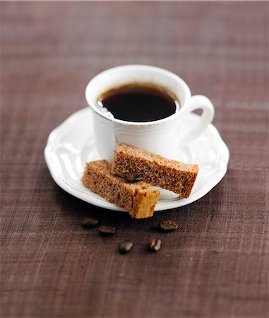 Cup of coffee and gingerbread Stock Photo - Rights-Managed, Code: 825-06047645