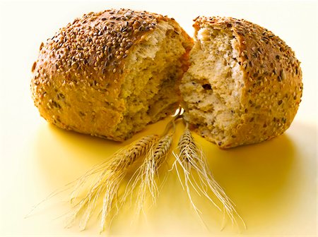 simsearch:825-06047811,k - Multi granary bread loaf Stock Photo - Rights-Managed, Code: 825-06047810