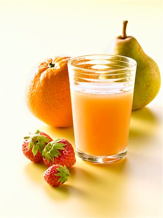 simsearch:825-06047370,k - Glass of fruit juice Foto de stock - Con derechos protegidos, Código: 825-06047813