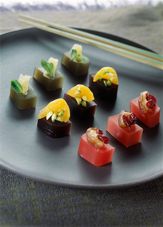 simsearch:652-03804341,k - Yokan and dried fruit delicacies Foto de stock - Con derechos protegidos, Código: 825-06048031