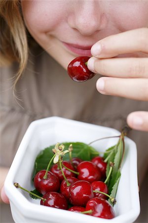 simsearch:825-05835910,k - Child eating cherries Stock Photo - Rights-Managed, Code: 825-06048068