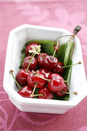 simsearch:825-05835910,k - Bowl of cherries Stock Photo - Rights-Managed, Code: 825-06048069