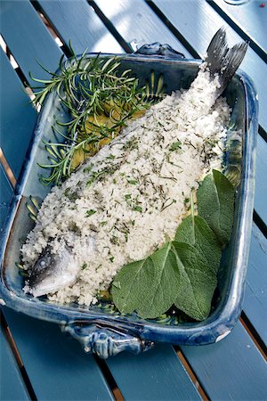 simsearch:825-06048129,k - Sea bass in salt crust Fotografie stock - Rights-Managed, Codice: 825-06048124