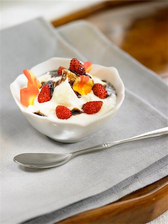 desserts with fruit sauces - Wild strawberries with yoghurt Stock Photo - Rights-Managed, Code: 825-06048283