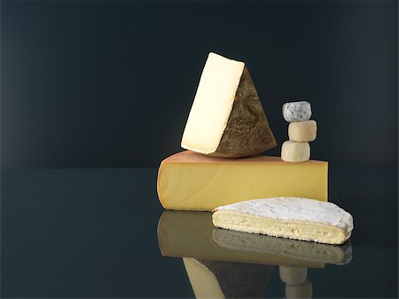 queso brie - Composition de fromage Photographie de stock - Rights-Managed, Code: 825-06048434