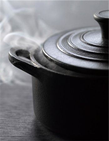 Steam coming out of a casserole dish Stock Photo - Rights-Managed, Code: 825-06048468