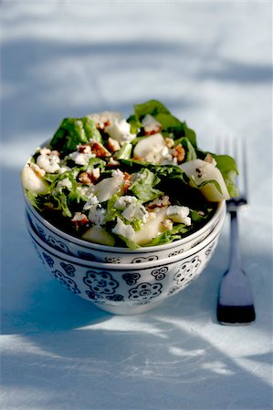 Spinach and roquefort salad Stock Photo - Rights-Managed, Code: 825-06048508