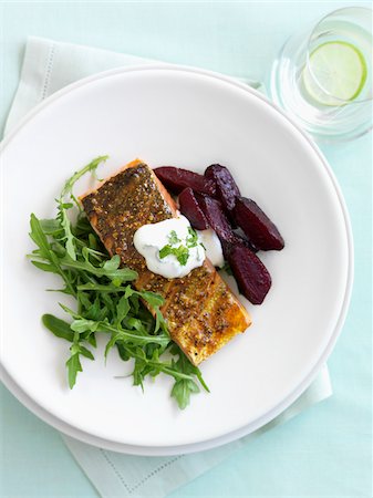 salmon gourmet - Piece of curry with curry and beetroot Stock Photo - Rights-Managed, Code: 825-06048647