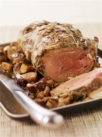 simsearch:652-03804390,k - Veau du foie à la bordelaise Photographie de stock - Rights-Managed, Code: 825-06048675