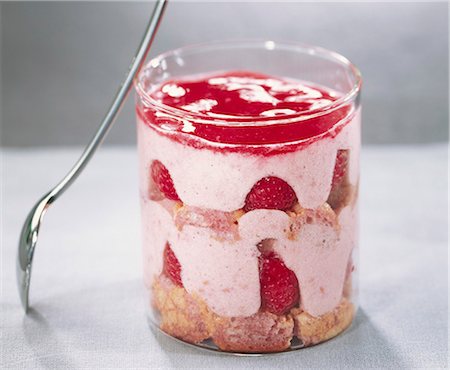 Soft tofu Tiramisu Stock Photo - Rights-Managed, Code: 825-06048767