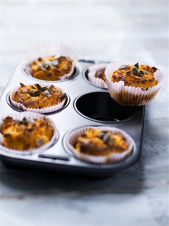 Giraumont pumpkin and orange-flavored muffins Stock Photo - Rights-Managed, Code: 825-06048948
